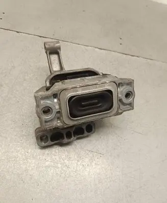 Audi Q3 8U Engine mount bracket 5N0199265F