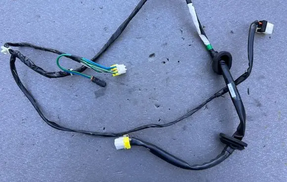 Nissan Patrol Y60 Rear door wiring loom 2412605J00