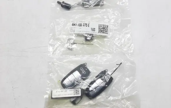 Audi Q7 4M Tool set 4M1800375E