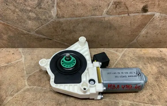 Mercedes-Benz SLK R172 Front door window regulator motor A2078200642