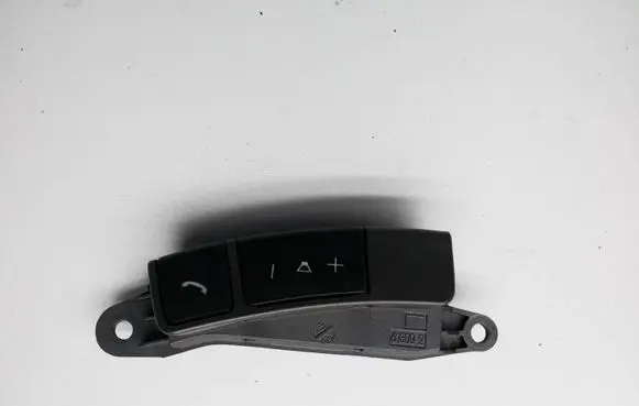 BMW 7 E65 E66 Steering wheel buttons/switches 6911584