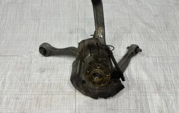 Alfa Romeo Stelvio Front wheel hub spindle knuckle