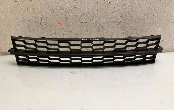 Skoda Octavia Mk3 (5E) Front bumper lower grill 5E0853677