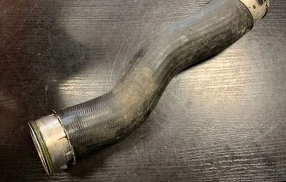 BMW X1 E84 Intercooler hose/pipe 7812619
