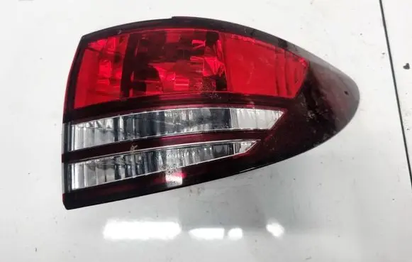 Toyota Previa (XR30, XR40) II Tailgate rear/tail lights J61RH12V