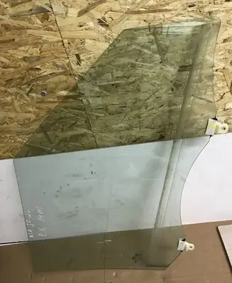 KIA Soul Front door window glass four-door