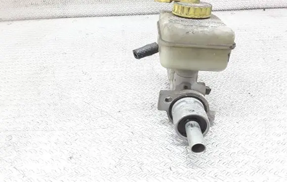 Skoda Octavia Mk1 (1U) Master brake cylinder 21027099