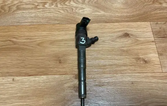 Opel Insignia A Fuel injector 0445110