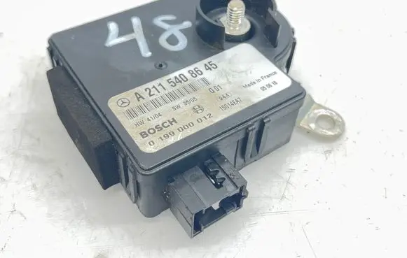 Mercedes-Benz CLS C219 Battery control module A2115408645