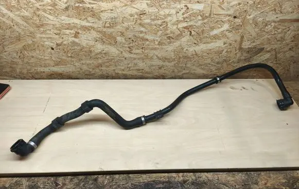 Mercedes-Benz GLC X253 C253 Engine coolant pipe/hose A2535012300