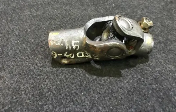 Steering column universal joint