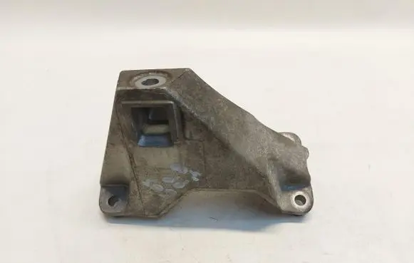 BMW X5 G05 Engine mounting bracket 6876220-JLK01