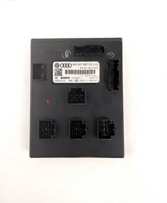 Audi A4 S4 B8 8K Comfort/convenience module 8K0907063DG