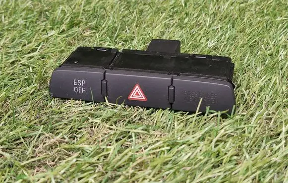 Audi Q7 4L Hazard light switch 4L1927137A