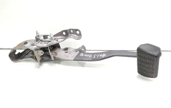 Toyota C-HR I Brake pedal 