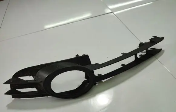 Audi A6 S6 C6 4F Front bumper lower grill