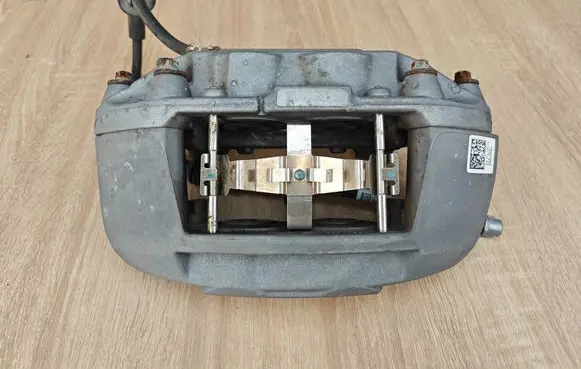 Audi A7 S7 4G Front brake caliper 8R0615105CA