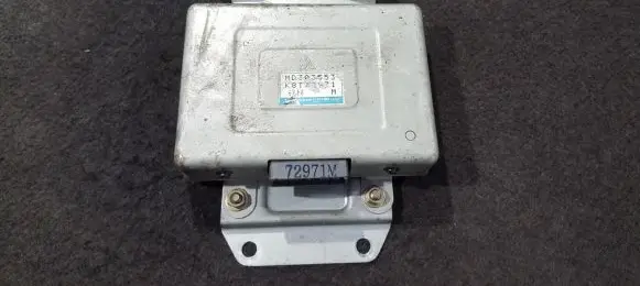 Mitsubishi Space Wagon Engine control unit/module MD303553 K8T72971