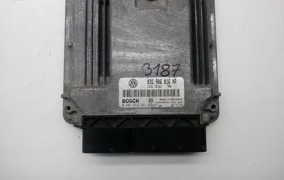 Volkswagen Touran I Engine control unit/module 03G906016HP 0281012361