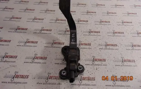 Mitsubishi Outlander Accelerator throttle pedal MN101543