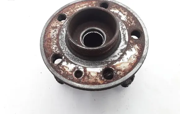 Volvo XC70 Rear wheel hub 31360027