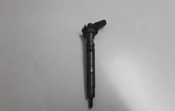 KIA Sorento Fuel injector 338002F000
