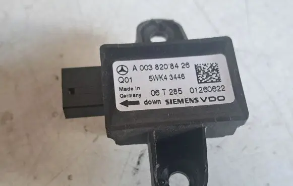 Volkswagen Crafter Airbag deployment crash/impact sensor A0038208426 5WK43446