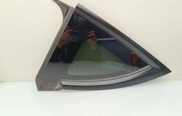 Tesla Model Y Rear side window 162116200B 14022023 16112022