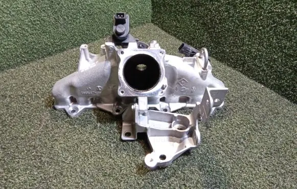 Renault Master III Intake manifold 312392 922377470R 223656551R