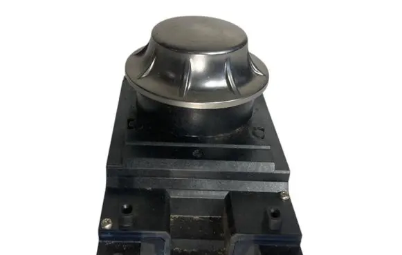 Multifunctional control switch/knob