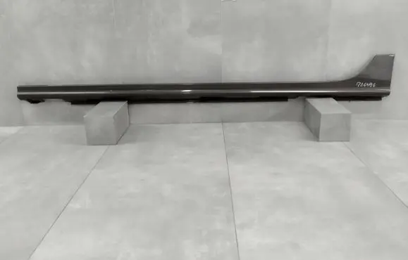 Foot area side trim