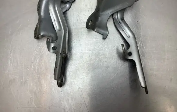 Lexus RX 330 - 350 - 400H Engine bonnet/hood hinges