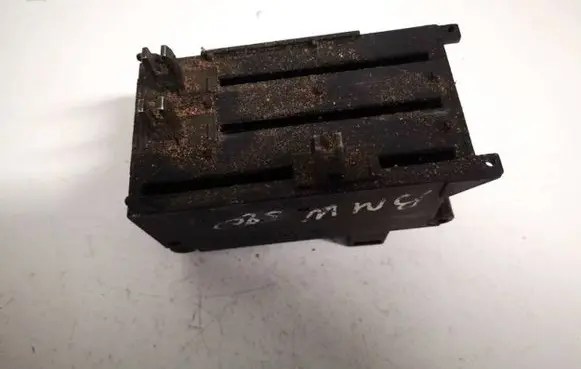 BMW 5 E34 Climate control unit 13842900 13842959