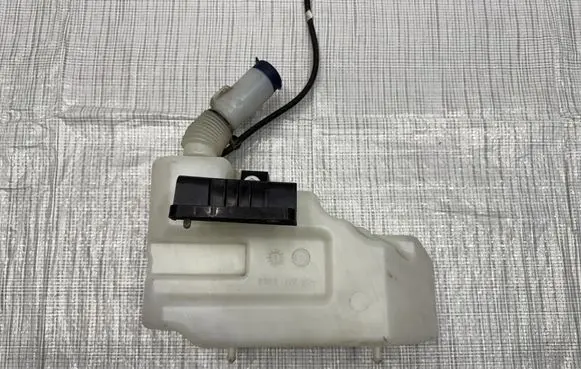 Citroen Jumper Windshield washer fluid reservoir/tank B805