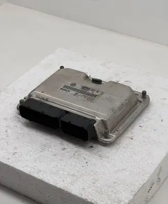 Volkswagen PASSAT B5.5 Engine control unit/module 045906019BR 1039S11626 0281012318