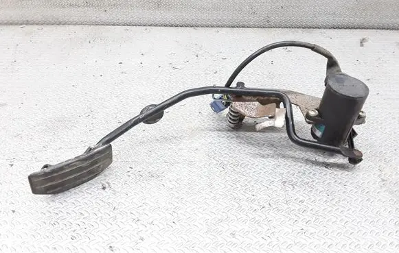 Opel Frontera B Accelerator throttle pedal 0281002296