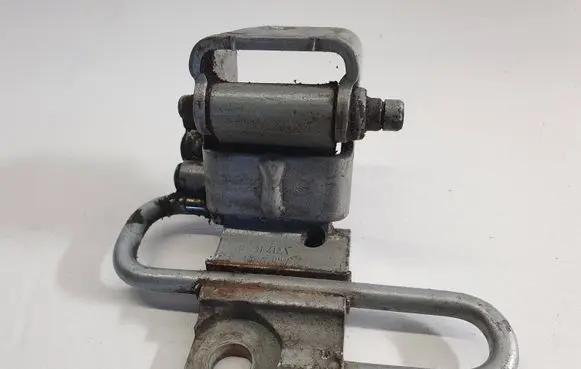 Front door lower hinge