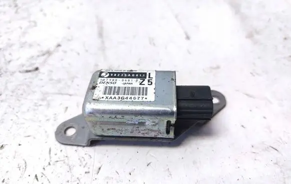 Subaru Legacy Airbag deployment crash/impact sensor 1879000681