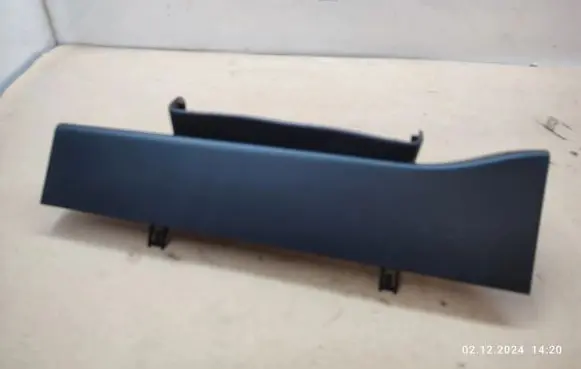 Volvo V70 Steering wheel column trim