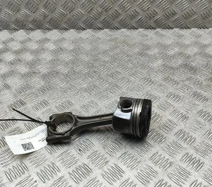 Volkswagen Polo V 6R Piston 04B105401C 04B107065F
