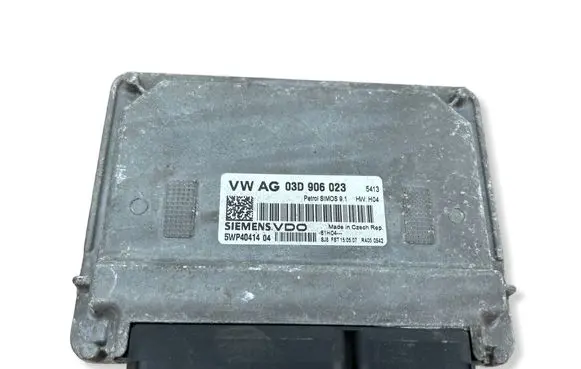 Skoda Fabia Mk2 (5J) Engine control unit/module 03D906023 5WP40414