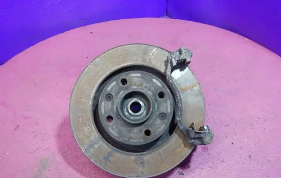 Peugeot 1007 Front wheel hub spindle knuckle