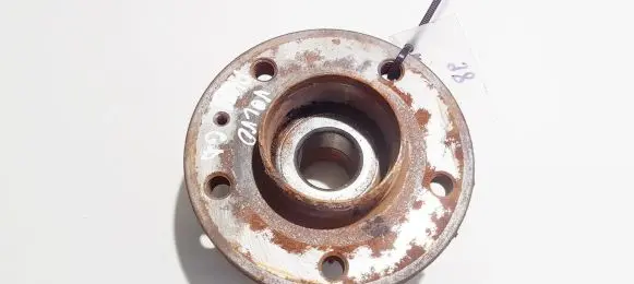 Rear wheel hub