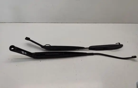 Hyundai Santa Fe Front wiper blade arm