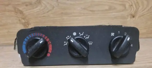 Ford Mondeo MK I Climate control unit 93BW18D451A
