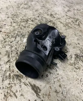 Opel Astra J Turbo air intake inlet pipe/hose 55569362