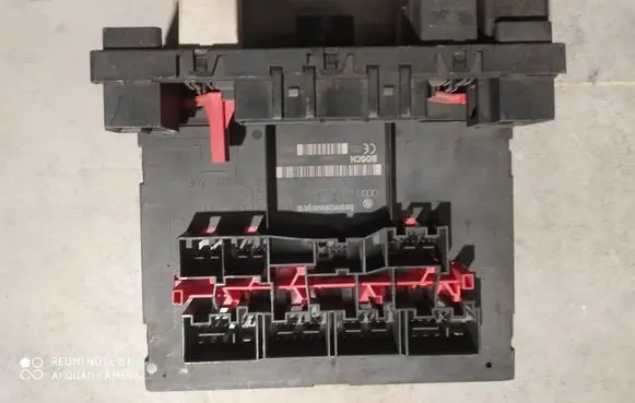 Volkswagen Golf V Comfort/convenience module 1K0937049M F005V00482