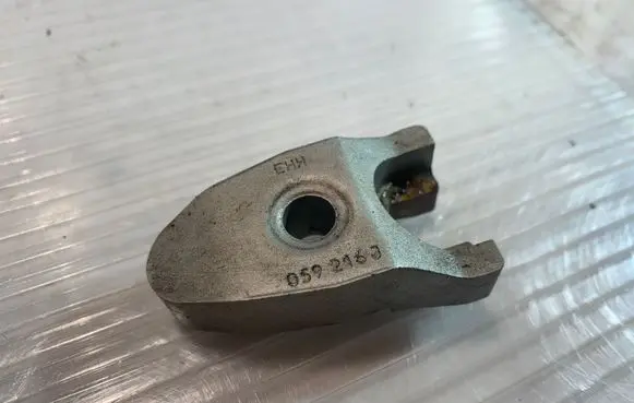 Audi A7 S7 4G Fuel Injector clamp holder 059216J