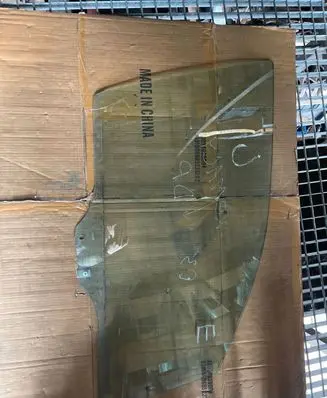 Mazda Premacy Front door window glass four-door