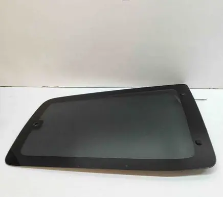 Mitsubishi Pajero Rear side window MR533116